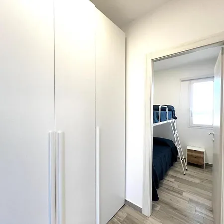 Apartment La Perla Private Courtyard Swimming Pools Parking *