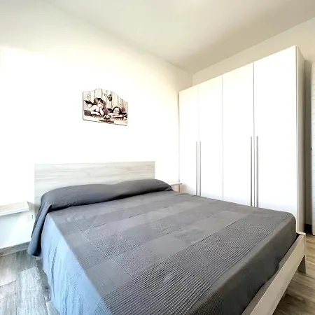 Apartment La Perla Private Courtyard Swimming Pools Parking *