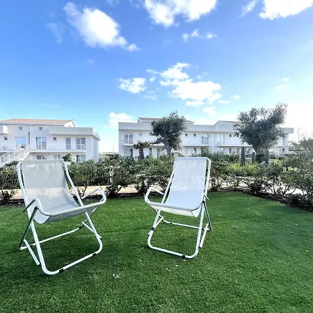 Apartment La Perla Private Courtyard Swimming Pools Parking